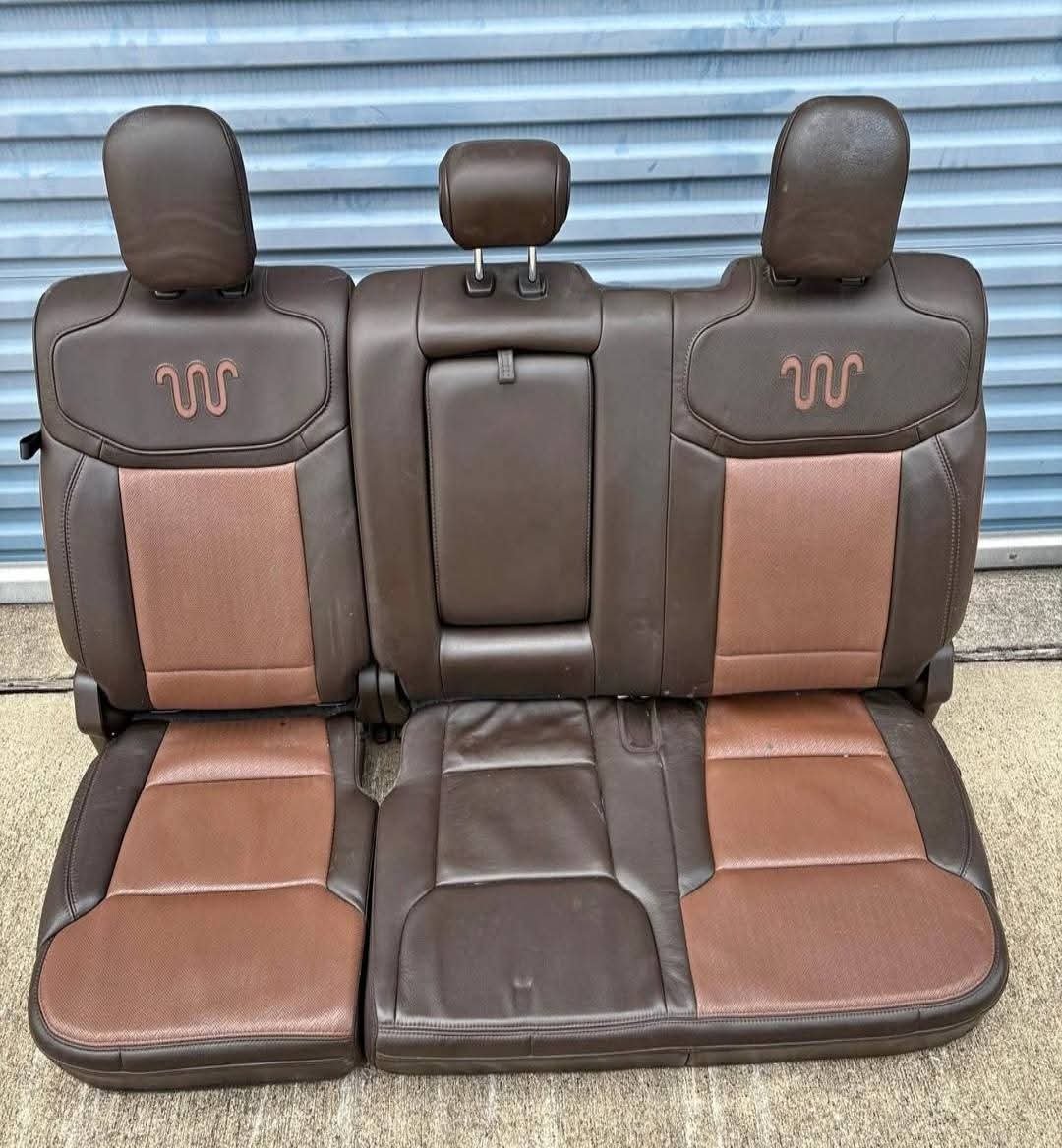 2023 2024 2025 2026 Ford F250 F350 F450 King Ranch Super Duty Rear Bench Seat
Very clean and in pristine condition with no damages or scratches
