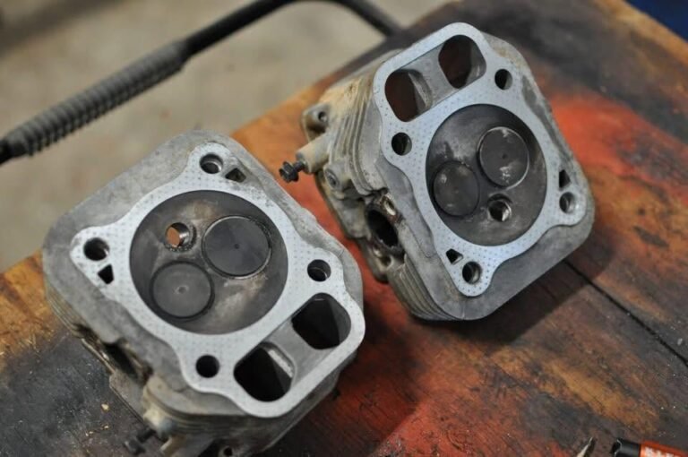 27HP Kohler Courage SV740-0020 Cylinder Heads