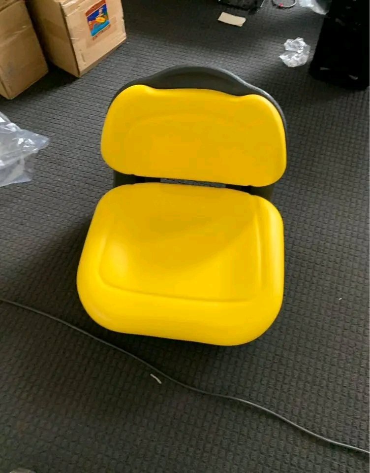 Lawnmower seat