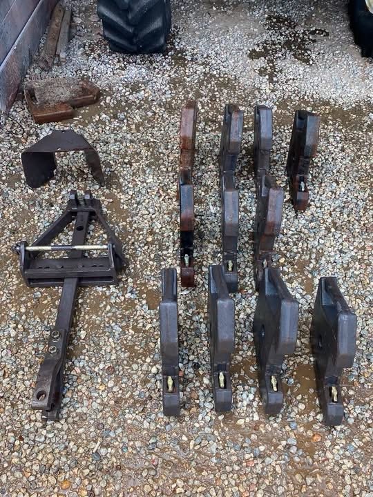 🚜 FOR SALE – Genuine Massey Ferguson Front Weight Set 🚜